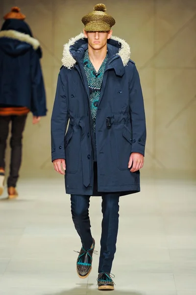 Look 15